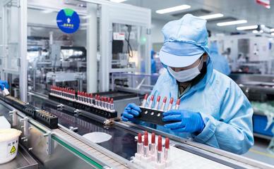 月產近7000萬支，這家化妝品代工廠為何營收增長將超三成？